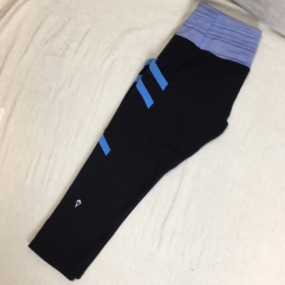 Ivivva Cropped Legging w Pockets 14 - Picture 3 of 8